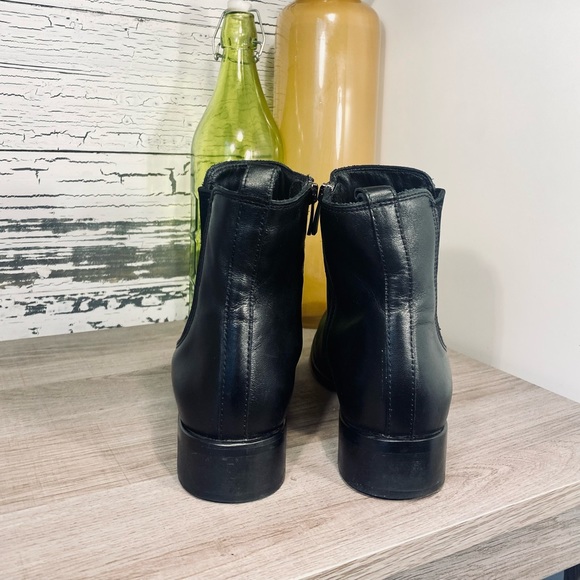 La CANADIENNE Black Leather Booties - Picture 12 of 15